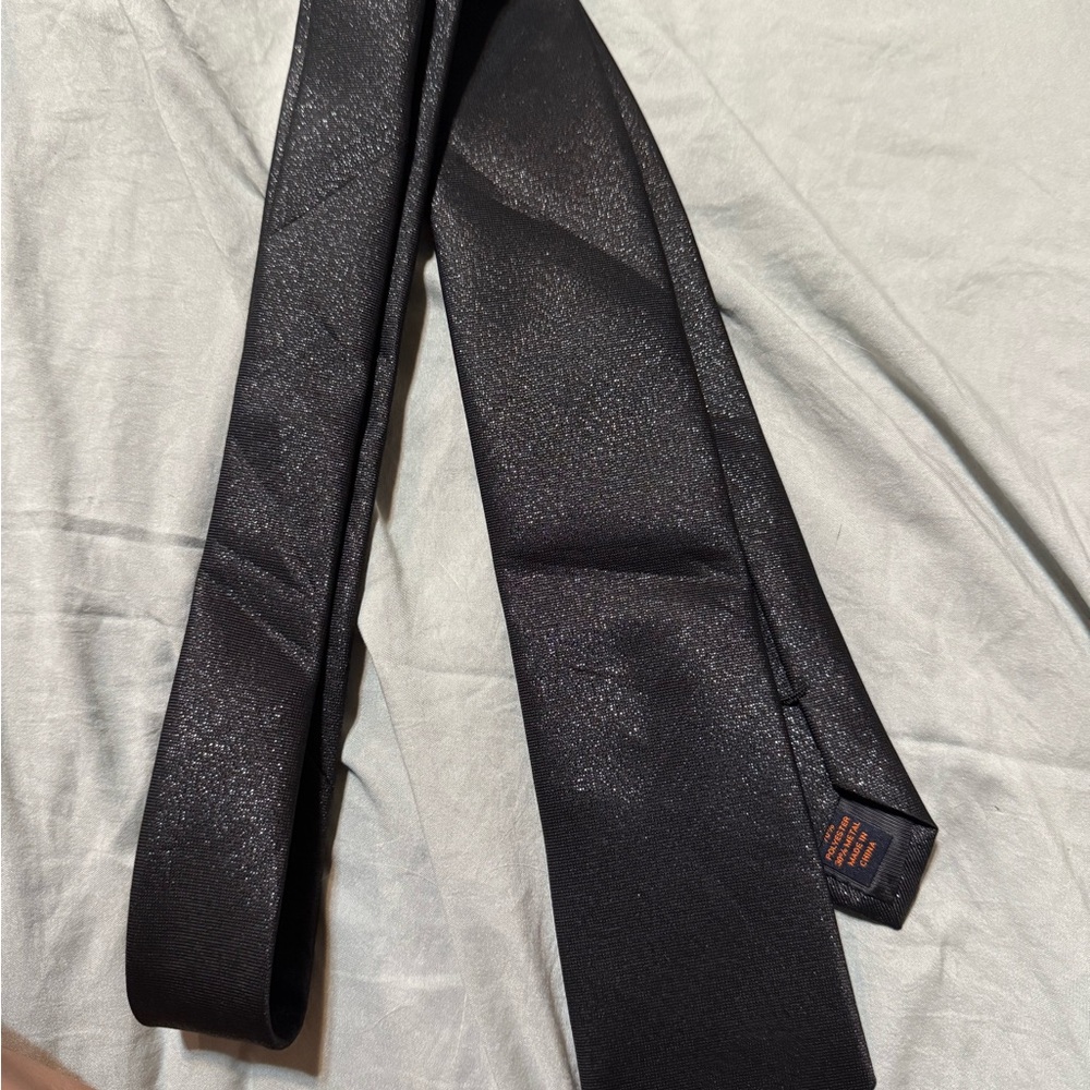 Egara Black Tie
